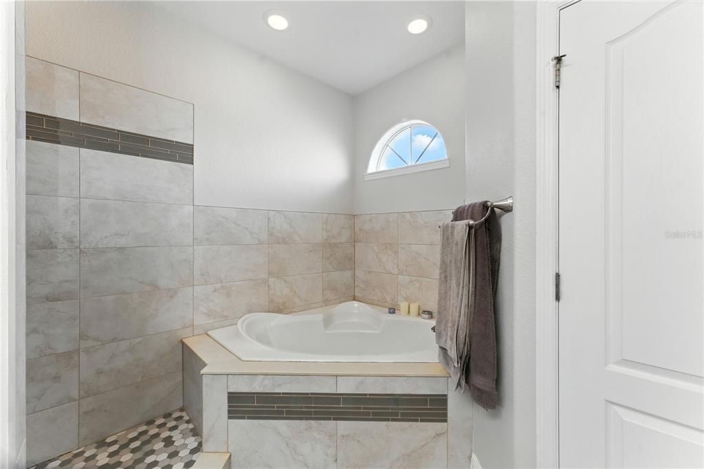 En Venta: $299,900 (3 camas, 3 baños, 1772 Pies cuadrados)