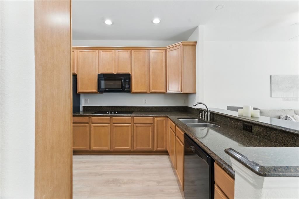 En Venta: $299,900 (3 camas, 3 baños, 1772 Pies cuadrados)