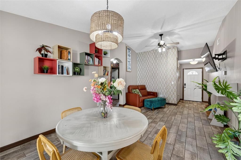 Active With Contract: $280,000 (3 beds, 2 baths, 1104 Square Feet)