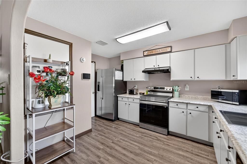 Active With Contract: $280,000 (3 beds, 2 baths, 1104 Square Feet)