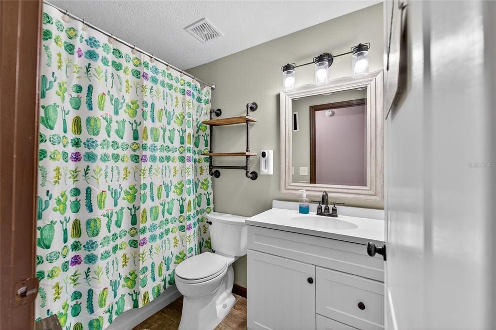 Active With Contract: $280,000 (3 beds, 2 baths, 1104 Square Feet)