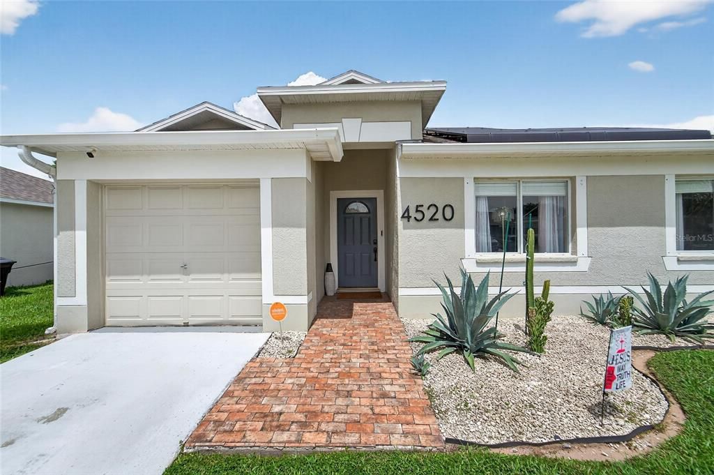 Active With Contract: $280,000 (3 beds, 2 baths, 1104 Square Feet)