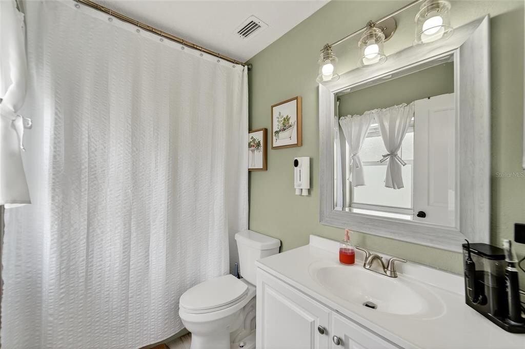 Active With Contract: $280,000 (3 beds, 2 baths, 1104 Square Feet)