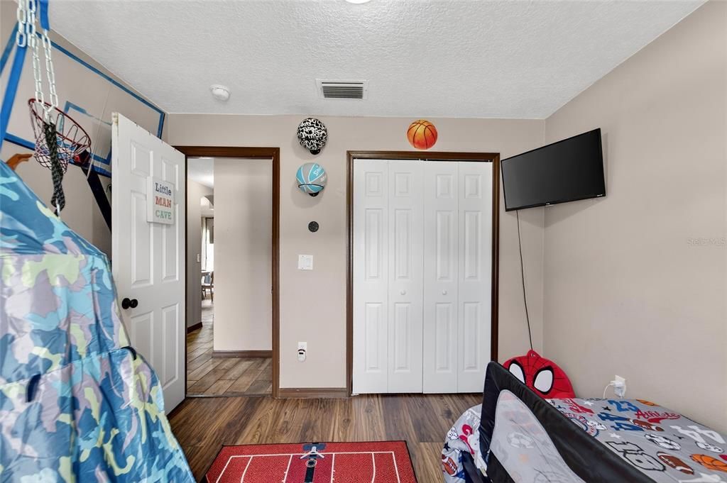 Active With Contract: $280,000 (3 beds, 2 baths, 1104 Square Feet)