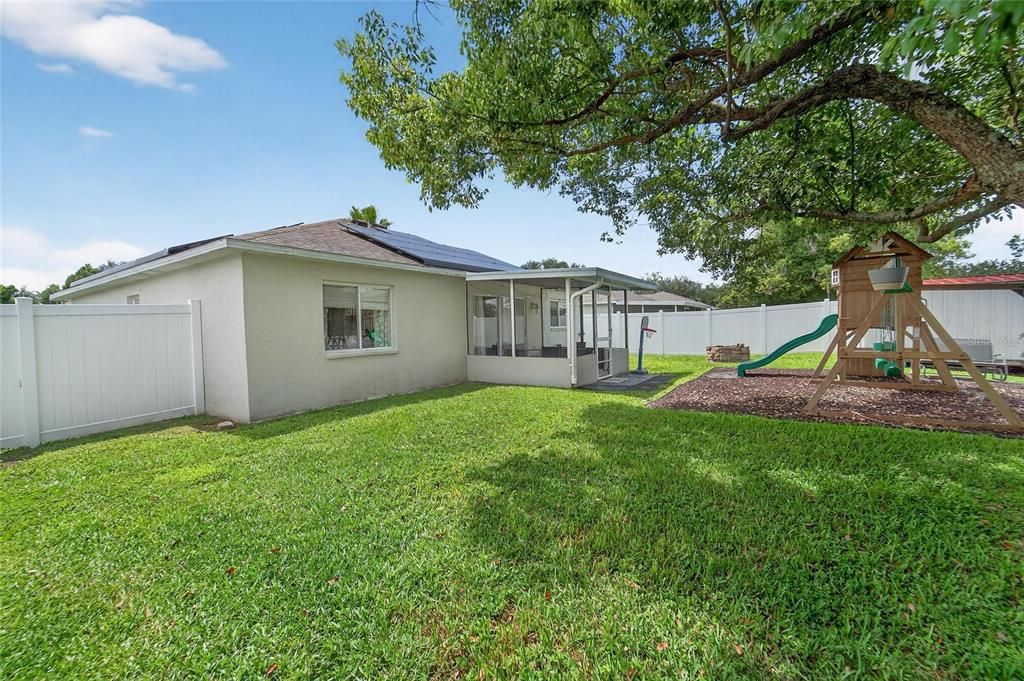 Active With Contract: $280,000 (3 beds, 2 baths, 1104 Square Feet)