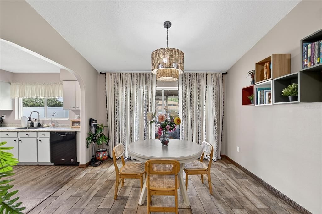 Active With Contract: $280,000 (3 beds, 2 baths, 1104 Square Feet)