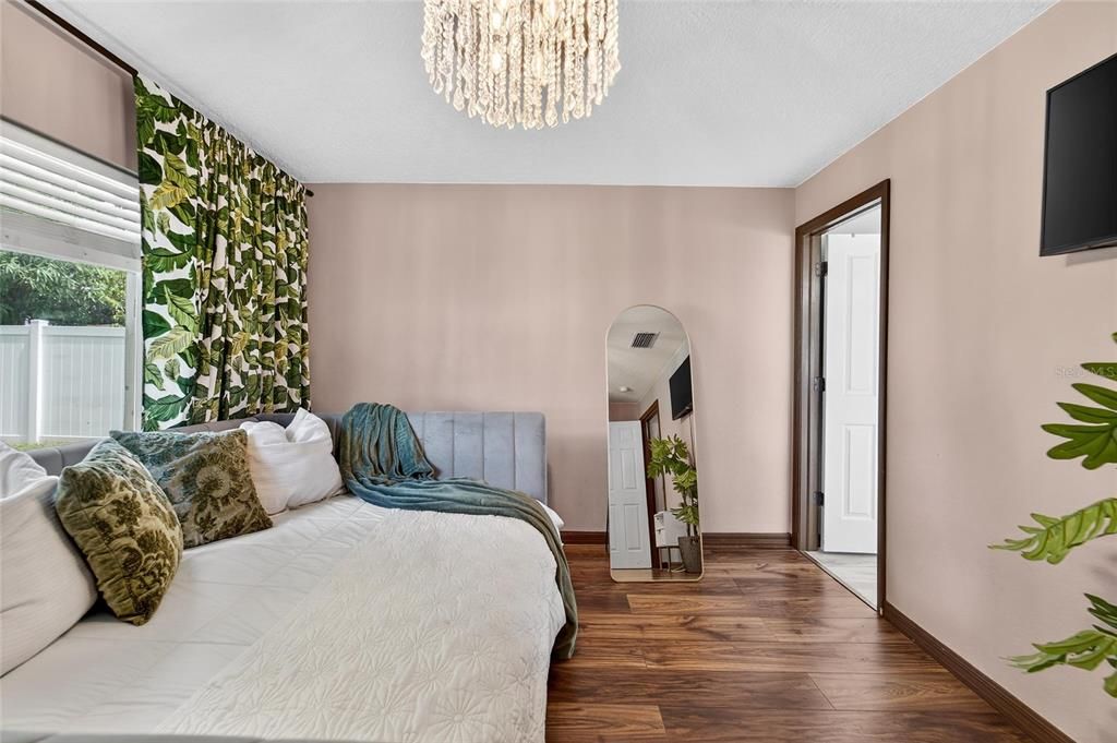 Active With Contract: $280,000 (3 beds, 2 baths, 1104 Square Feet)