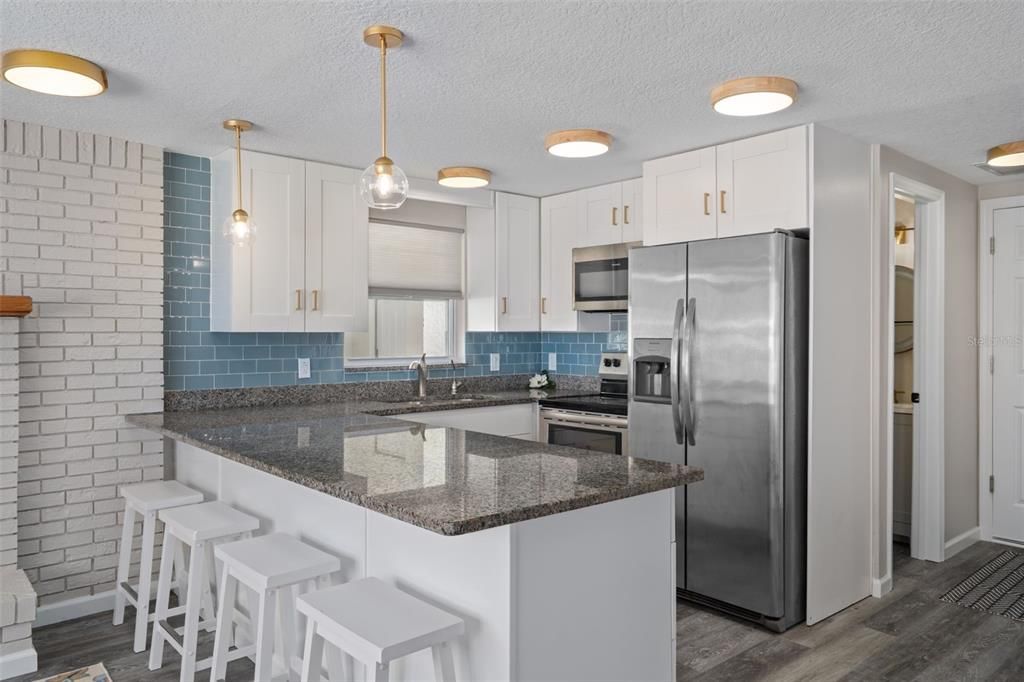 合同活跃: $309,444 (2 贝兹, 2 浴室, 1250 平方英尺)