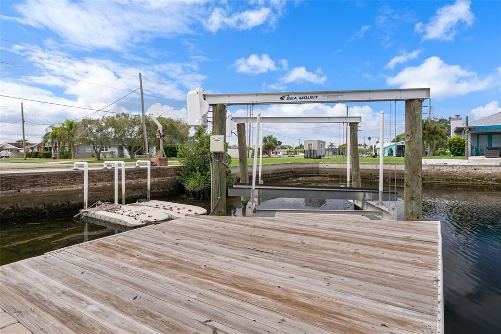 合同活跃: $309,444 (2 贝兹, 2 浴室, 1250 平方英尺)