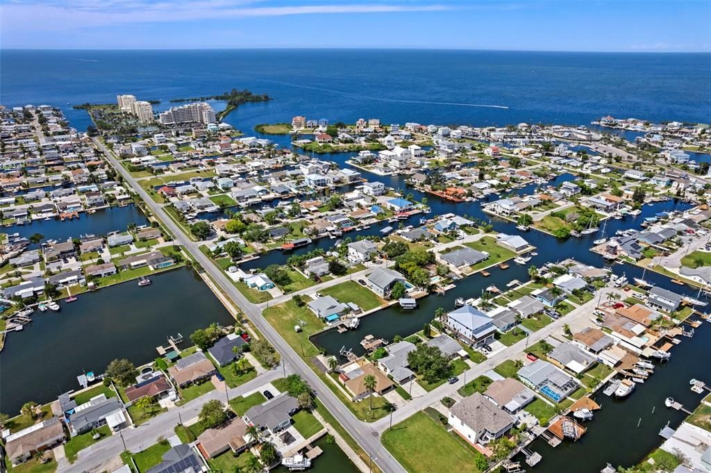 合同活跃: $309,444 (2 贝兹, 2 浴室, 1250 平方英尺)