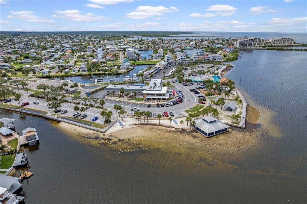 合同活跃: $309,444 (2 贝兹, 2 浴室, 1250 平方英尺)