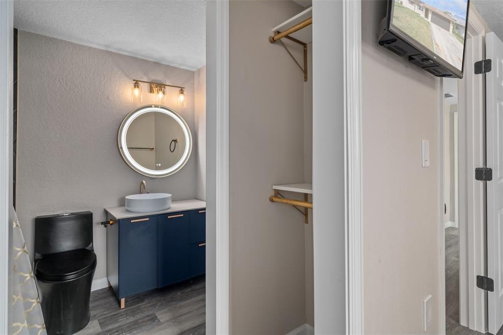 合同活跃: $309,444 (2 贝兹, 2 浴室, 1250 平方英尺)