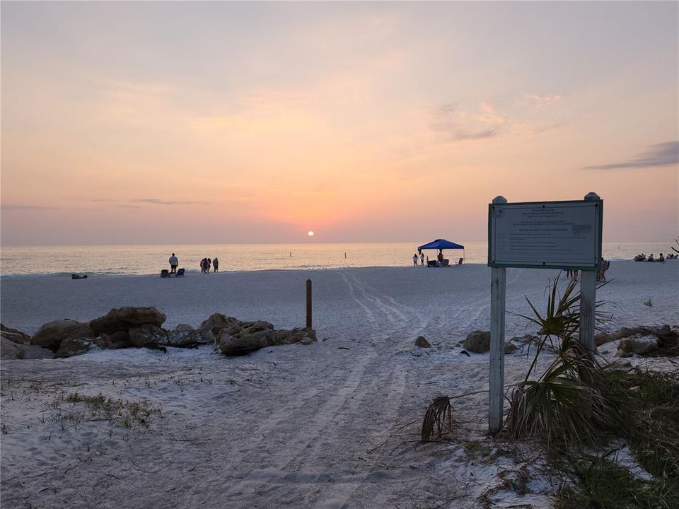 待售: $1,900,000 (3 贝兹, 3 浴室, 2016 平方英尺)