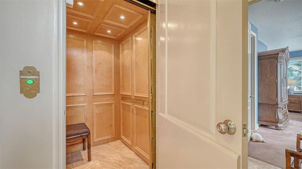 待售: $1,900,000 (3 贝兹, 3 浴室, 2016 平方英尺)