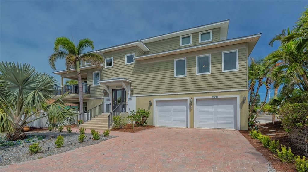 待售: $1,900,000 (3 贝兹, 3 浴室, 2016 平方英尺)