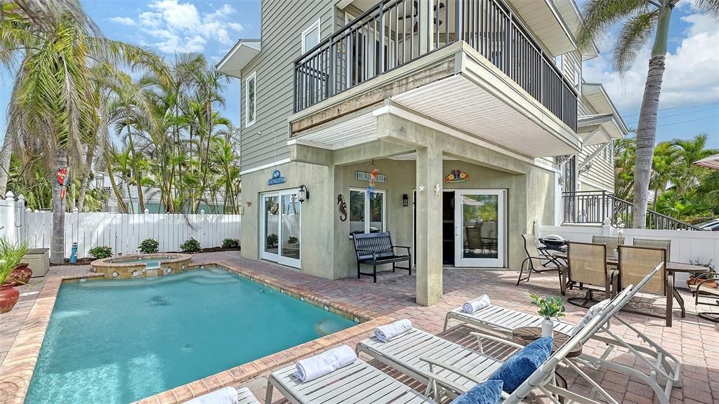 待售: $1,900,000 (3 贝兹, 3 浴室, 2016 平方英尺)