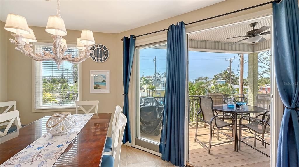 待售: $1,900,000 (3 贝兹, 3 浴室, 2016 平方英尺)