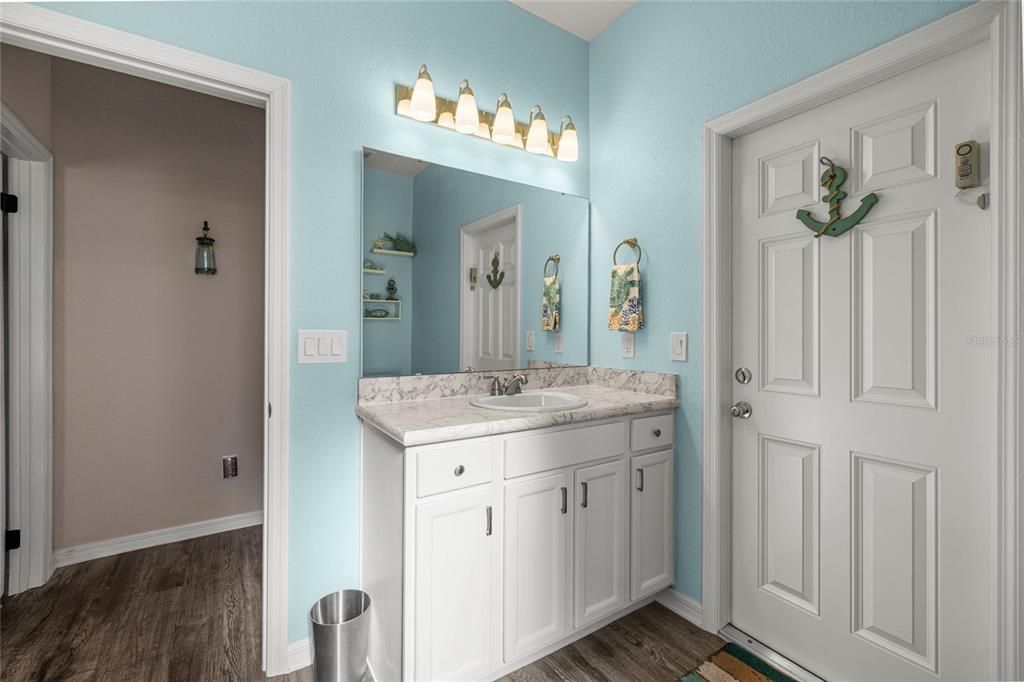 На продажу: $425,000 (4 спален, 3 ванн, 2370 Квадратных фут)