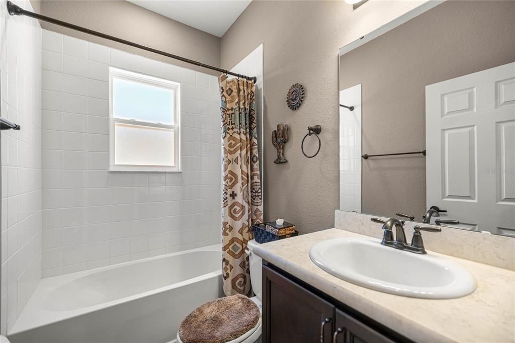 На продажу: $425,000 (4 спален, 3 ванн, 2370 Квадратных фут)