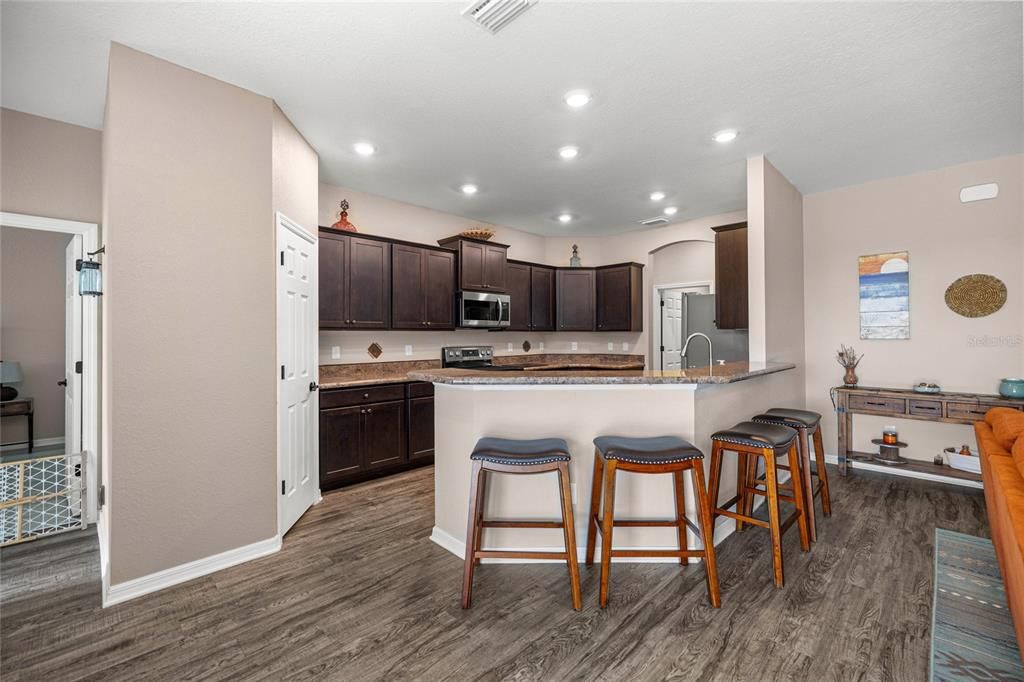 На продажу: $425,000 (4 спален, 3 ванн, 2370 Квадратных фут)