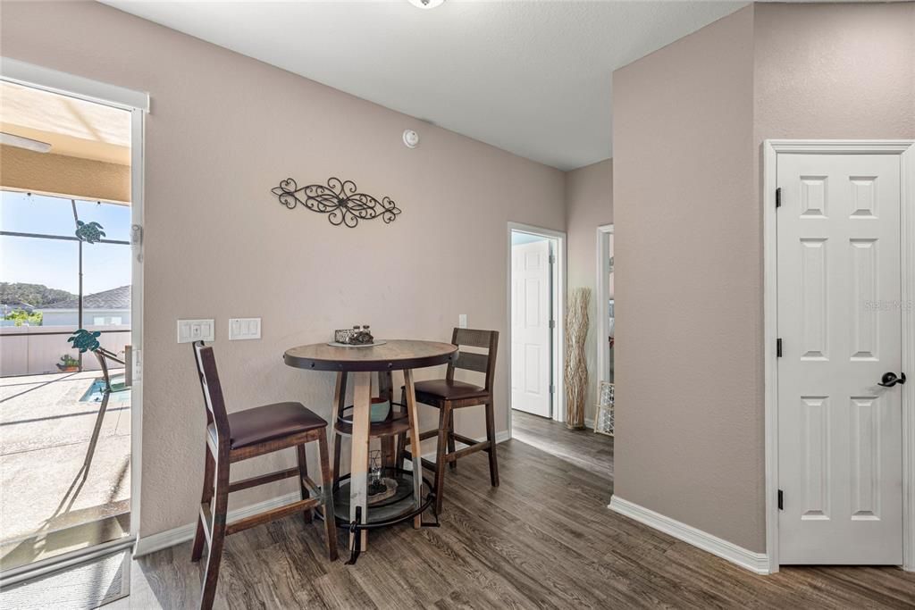 На продажу: $425,000 (4 спален, 3 ванн, 2370 Квадратных фут)