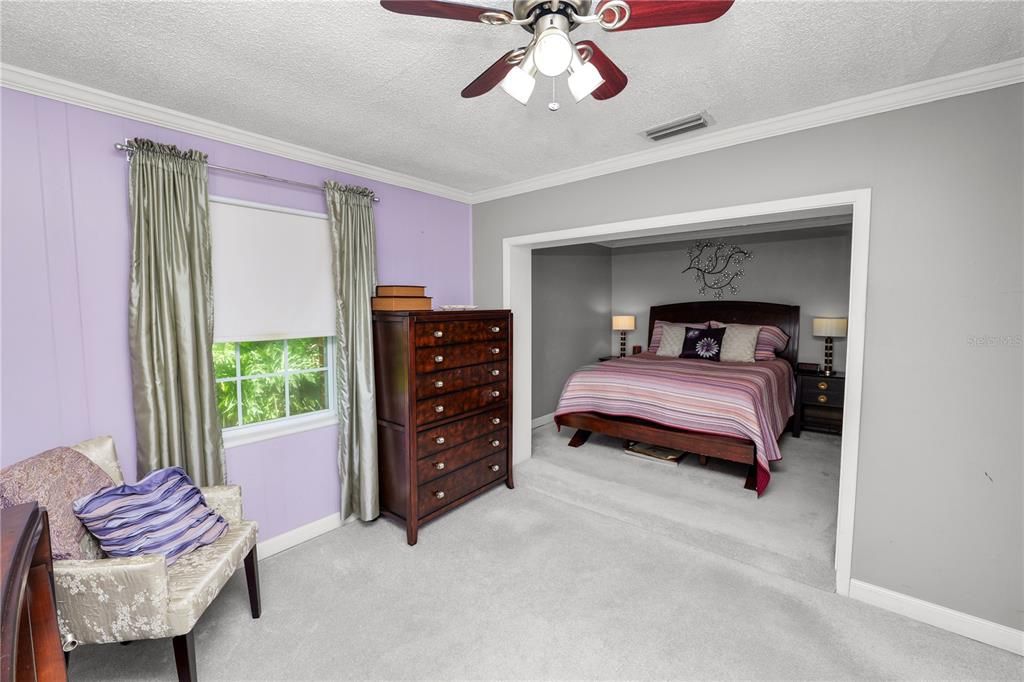 For Sale: $375,000 (3 beds, 3 baths, 2531 Square Feet)