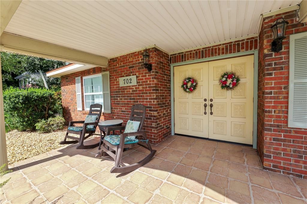 For Sale: $375,000 (3 beds, 3 baths, 2531 Square Feet)