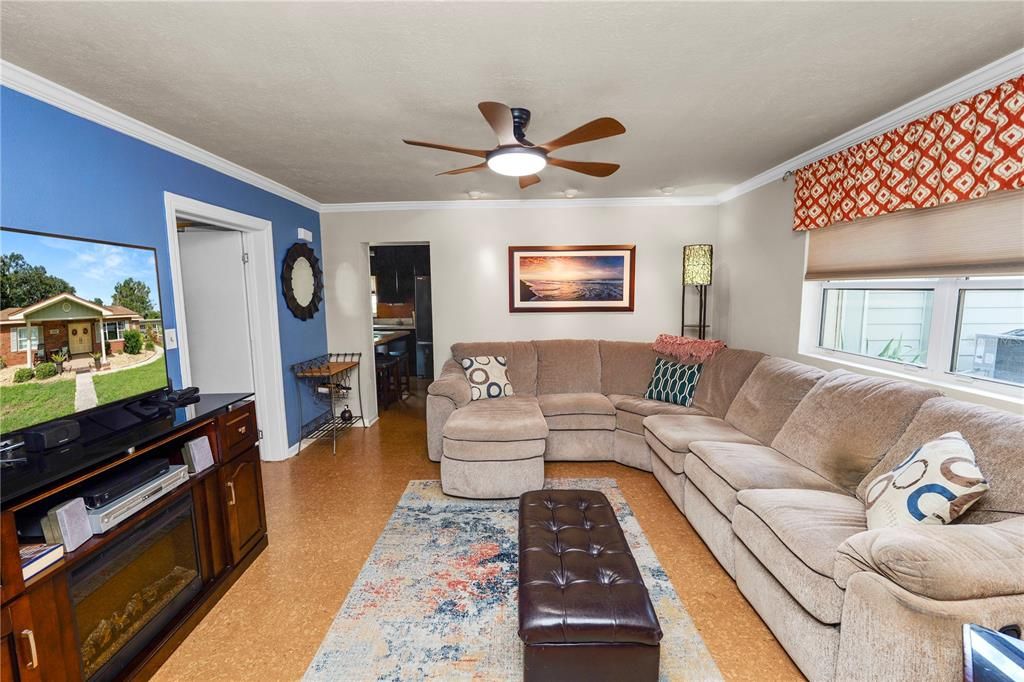 For Sale: $375,000 (3 beds, 3 baths, 2531 Square Feet)