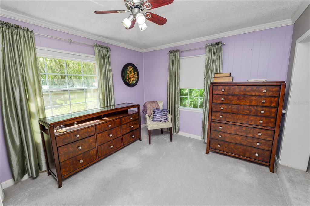 For Sale: $375,000 (3 beds, 3 baths, 2531 Square Feet)