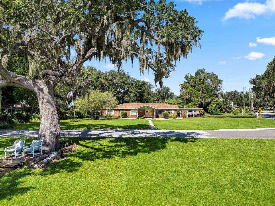 For Sale: $375,000 (3 beds, 3 baths, 2531 Square Feet)