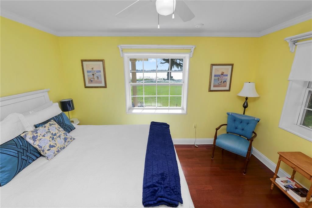 For Sale: $375,000 (3 beds, 3 baths, 2531 Square Feet)