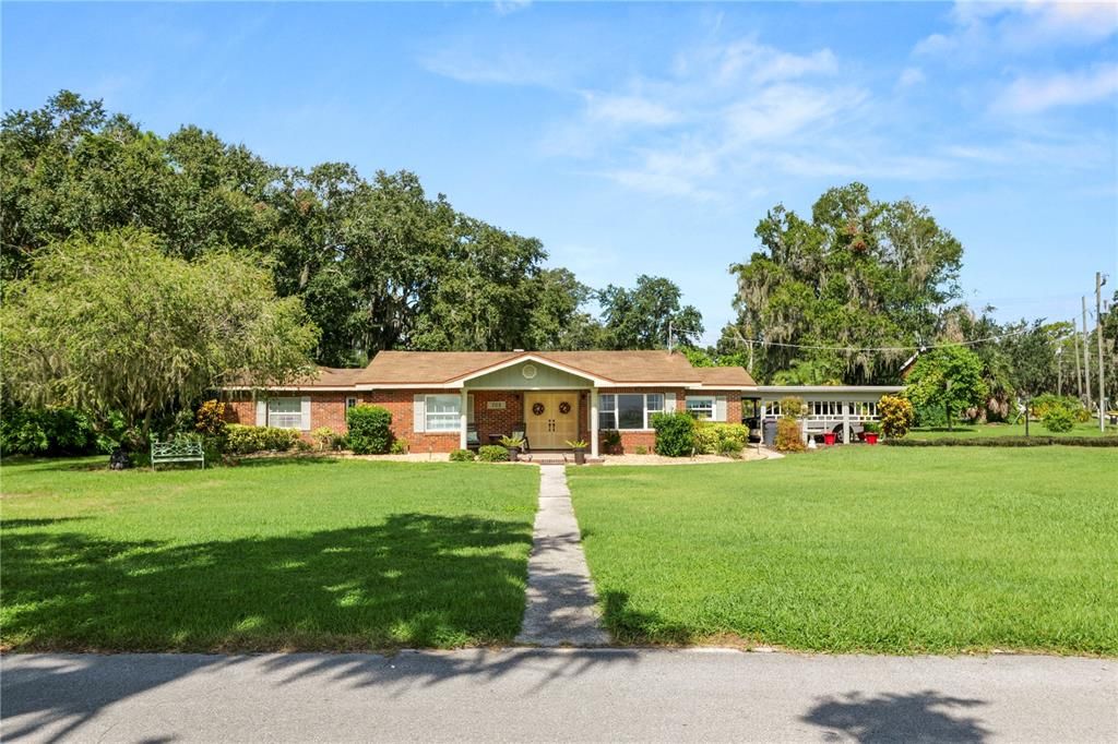 For Sale: $375,000 (3 beds, 3 baths, 2531 Square Feet)