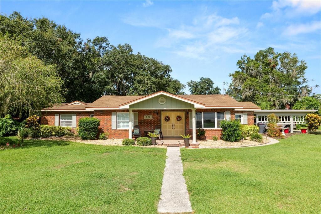 For Sale: $375,000 (3 beds, 3 baths, 2531 Square Feet)