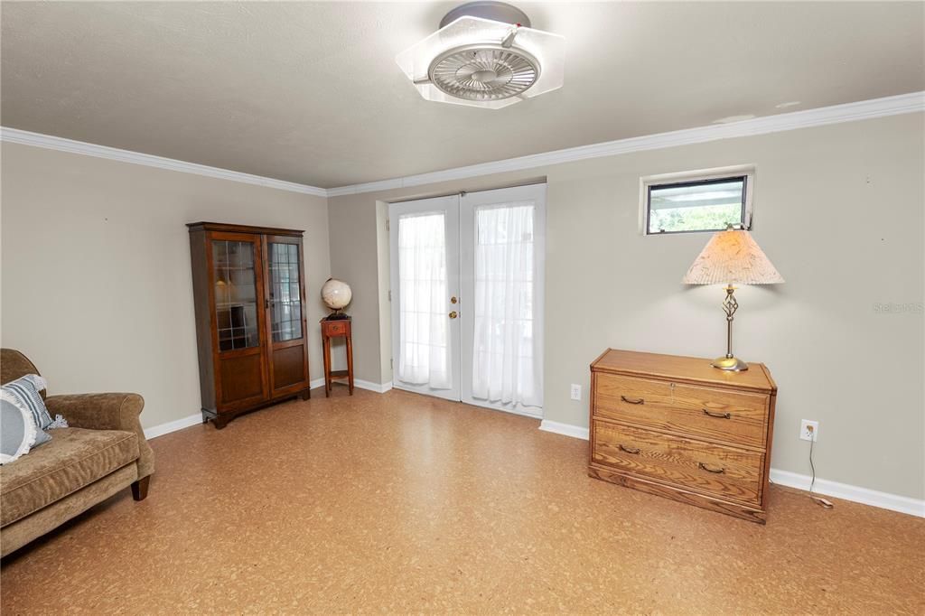 For Sale: $375,000 (3 beds, 3 baths, 2531 Square Feet)