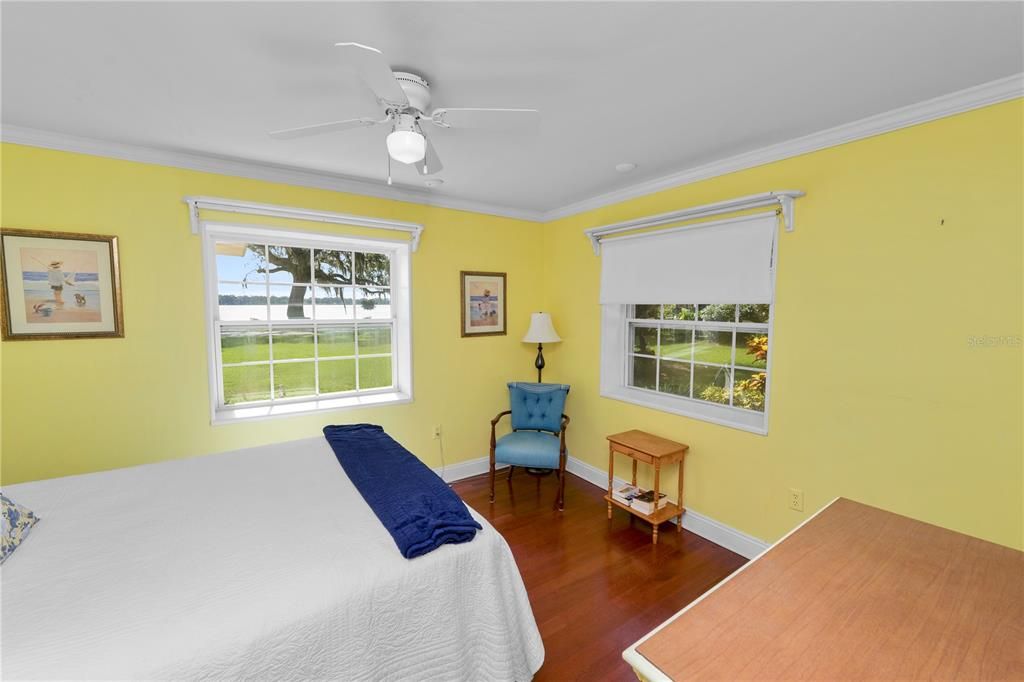 For Sale: $375,000 (3 beds, 3 baths, 2531 Square Feet)