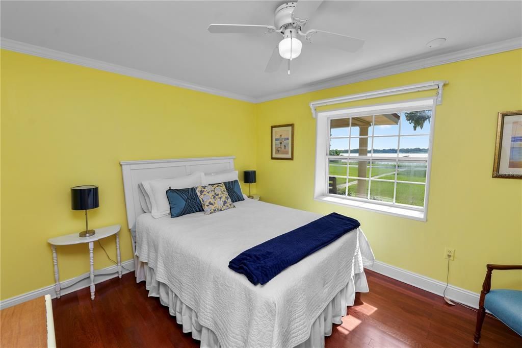 For Sale: $375,000 (3 beds, 3 baths, 2531 Square Feet)