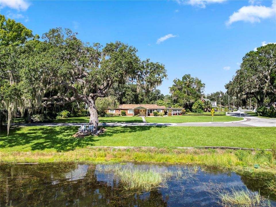 For Sale: $375,000 (3 beds, 3 baths, 2531 Square Feet)