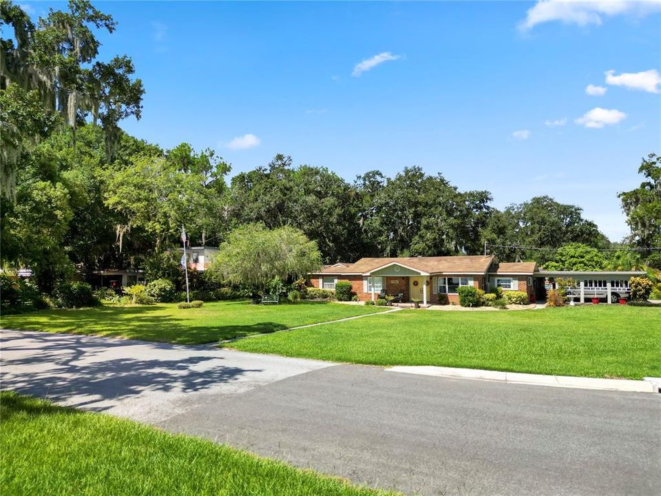 For Sale: $375,000 (3 beds, 3 baths, 2531 Square Feet)