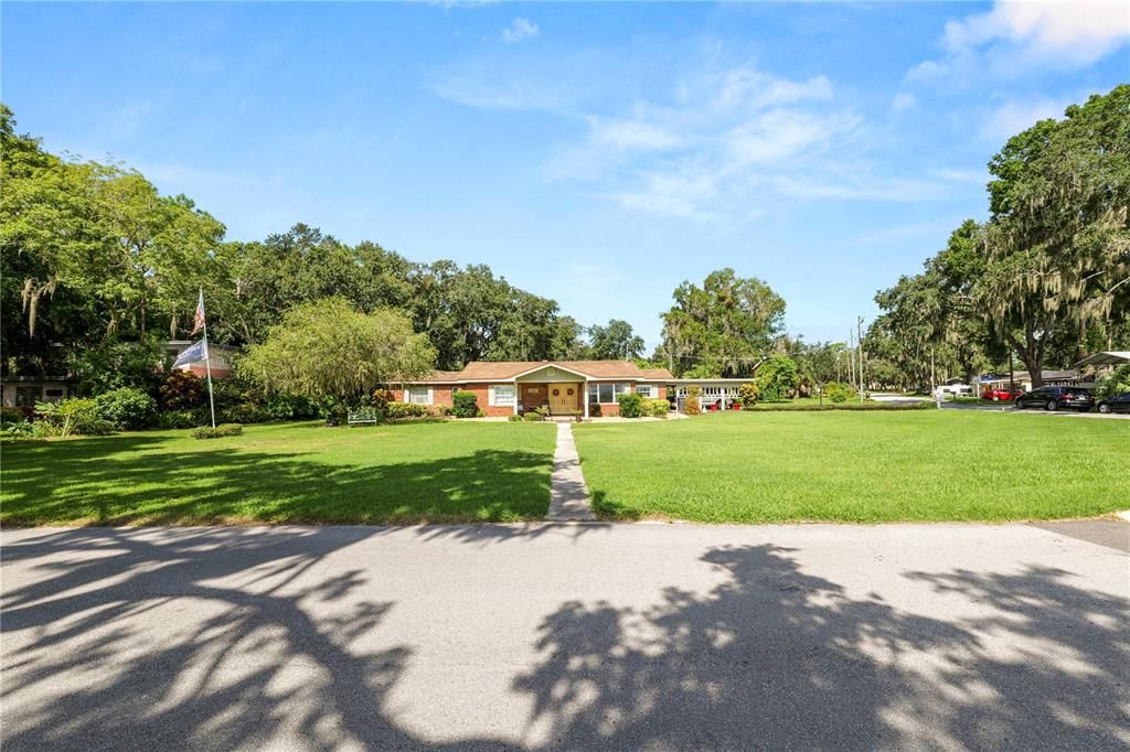 For Sale: $375,000 (3 beds, 3 baths, 2531 Square Feet)