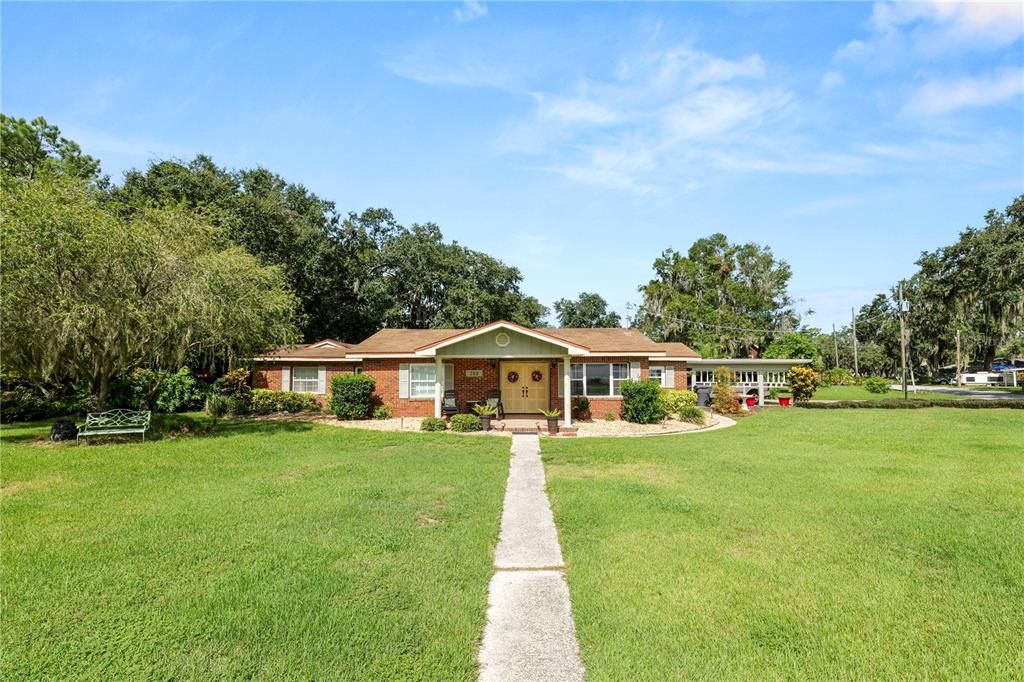 For Sale: $375,000 (3 beds, 3 baths, 2531 Square Feet)