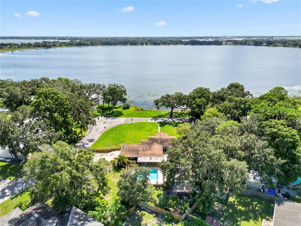 For Sale: $375,000 (3 beds, 3 baths, 2531 Square Feet)