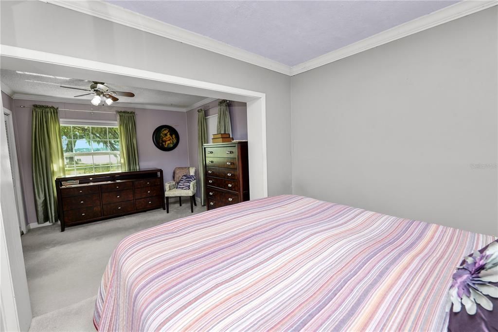 For Sale: $375,000 (3 beds, 3 baths, 2531 Square Feet)