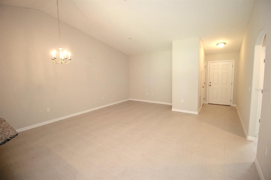 В аренду: $1,625 (3 спален, 2 ванн, 1210 Квадратных фут)