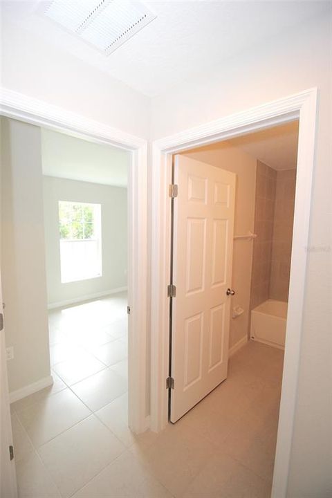 В аренду: $1,625 (3 спален, 2 ванн, 1210 Квадратных фут)