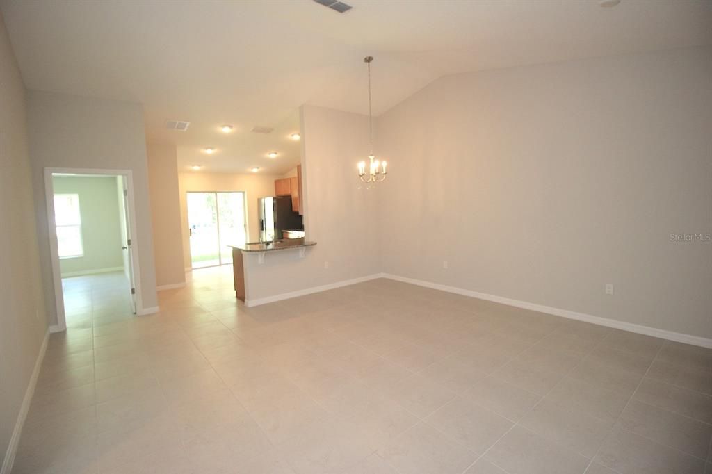 В аренду: $1,625 (3 спален, 2 ванн, 1210 Квадратных фут)