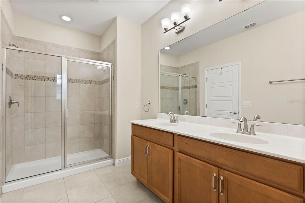 En Venta: $425,000 (3 camas, 3 baños, 2191 Pies cuadrados)