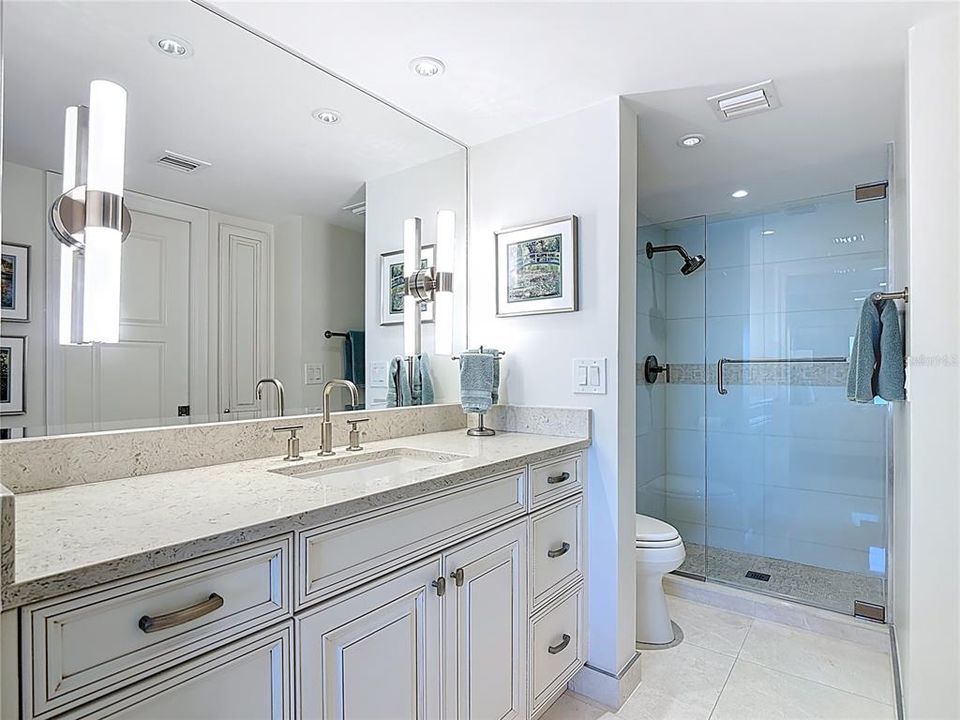 For Sale: $1,099,000 (2 beds, 2 baths, 1405 Square Feet)