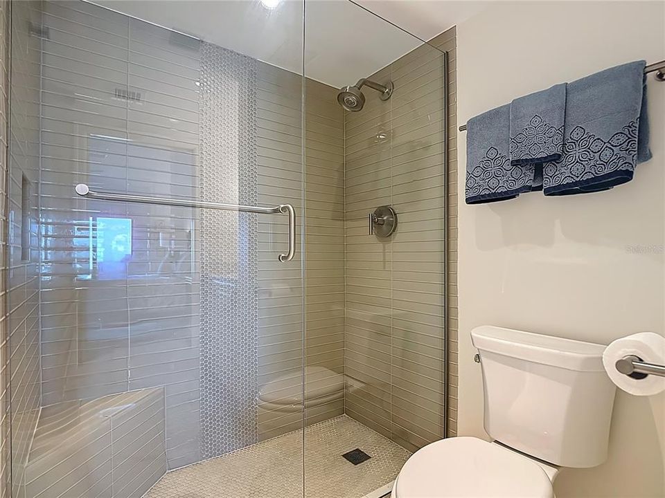 For Sale: $1,099,000 (2 beds, 2 baths, 1405 Square Feet)