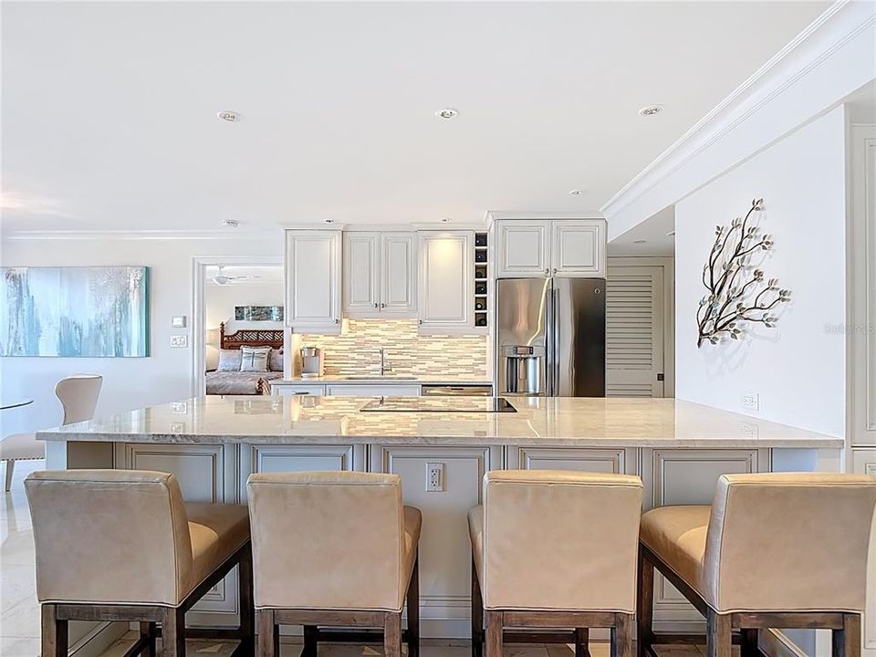 For Sale: $1,099,000 (2 beds, 2 baths, 1405 Square Feet)