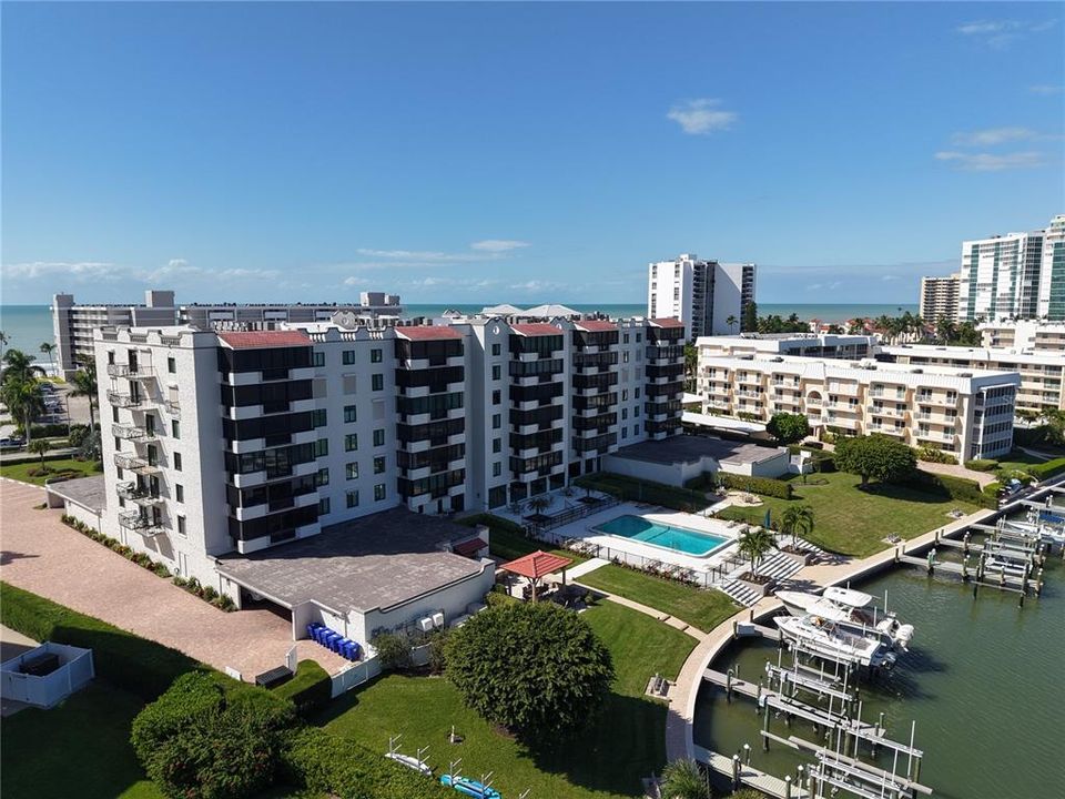 For Sale: $1,099,000 (2 beds, 2 baths, 1405 Square Feet)